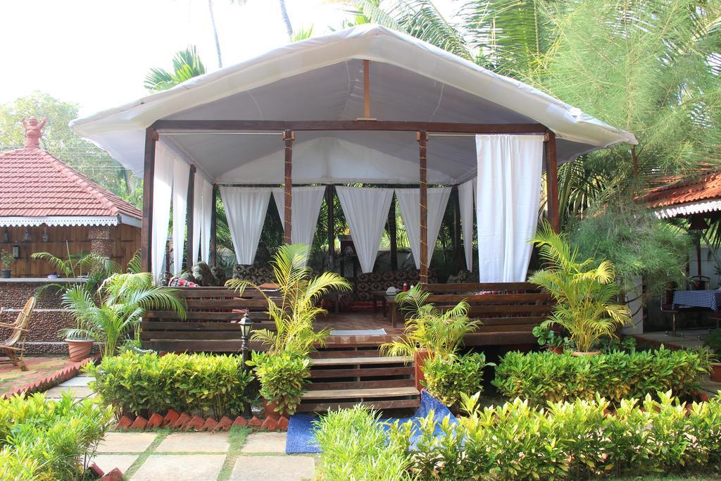 Naga Cottages Морджим Екстериор снимка